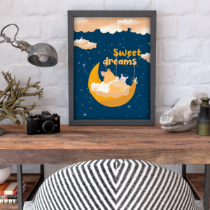 Plongez dans un monde de rêves avec notre Affiche Enchantée pour Chambre d'Enfant. Renard, souris et "Sweet Dreams" dans des tons chaleureux.